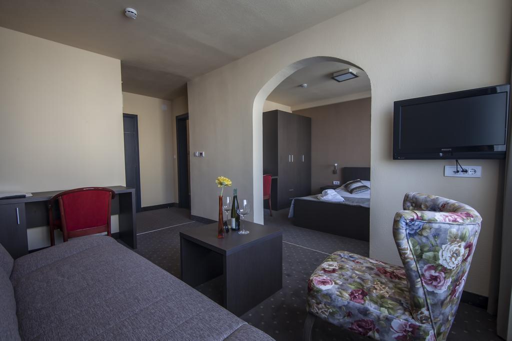 Drina Hotel Биелина Экстерьер фото
